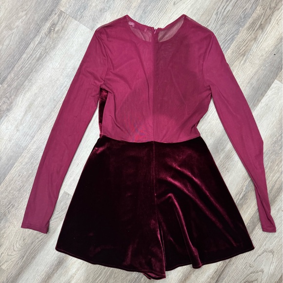 Lush Romper Womens medium Red Velvet Short Long Sleeve Mesh Deep V Fitted - Picture 4 of 4